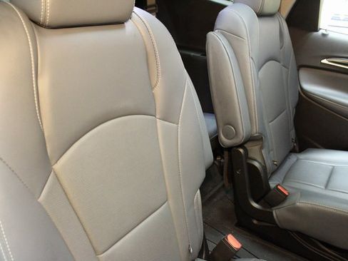 Used 2019 Buick Enclave Essence image 14