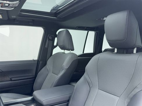 Used 2025 Lexus GX 550 image 39