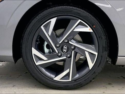 New 2026 Hyundai Elantra Limited image 35