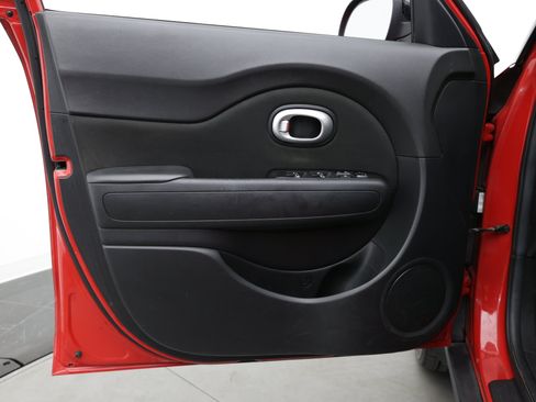 Used 2018 Kia Soul + FWD image 10