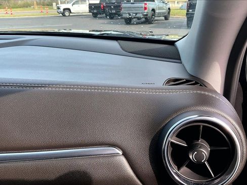 Used 2025 Chevrolet Blazer LT image 15