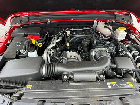 Used 2023 Jeep Gladiator Overland AWD/4WD image 36