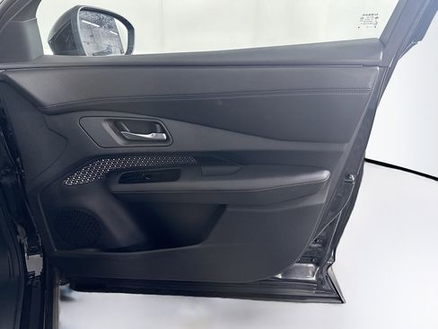 Used 2023 Nissan Ariya FWD image 31