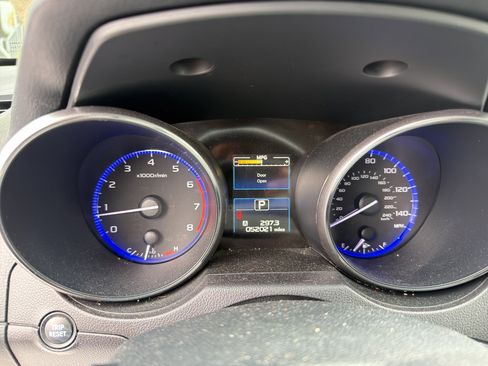 Used 2017 Subaru Legacy 2.5i Premium w/ Moonroof Package image 9