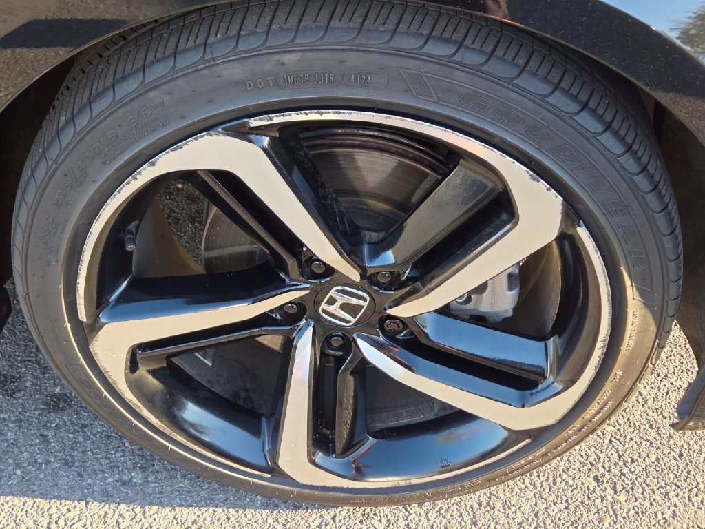 Used 2018 Honda Accord Sport image 9