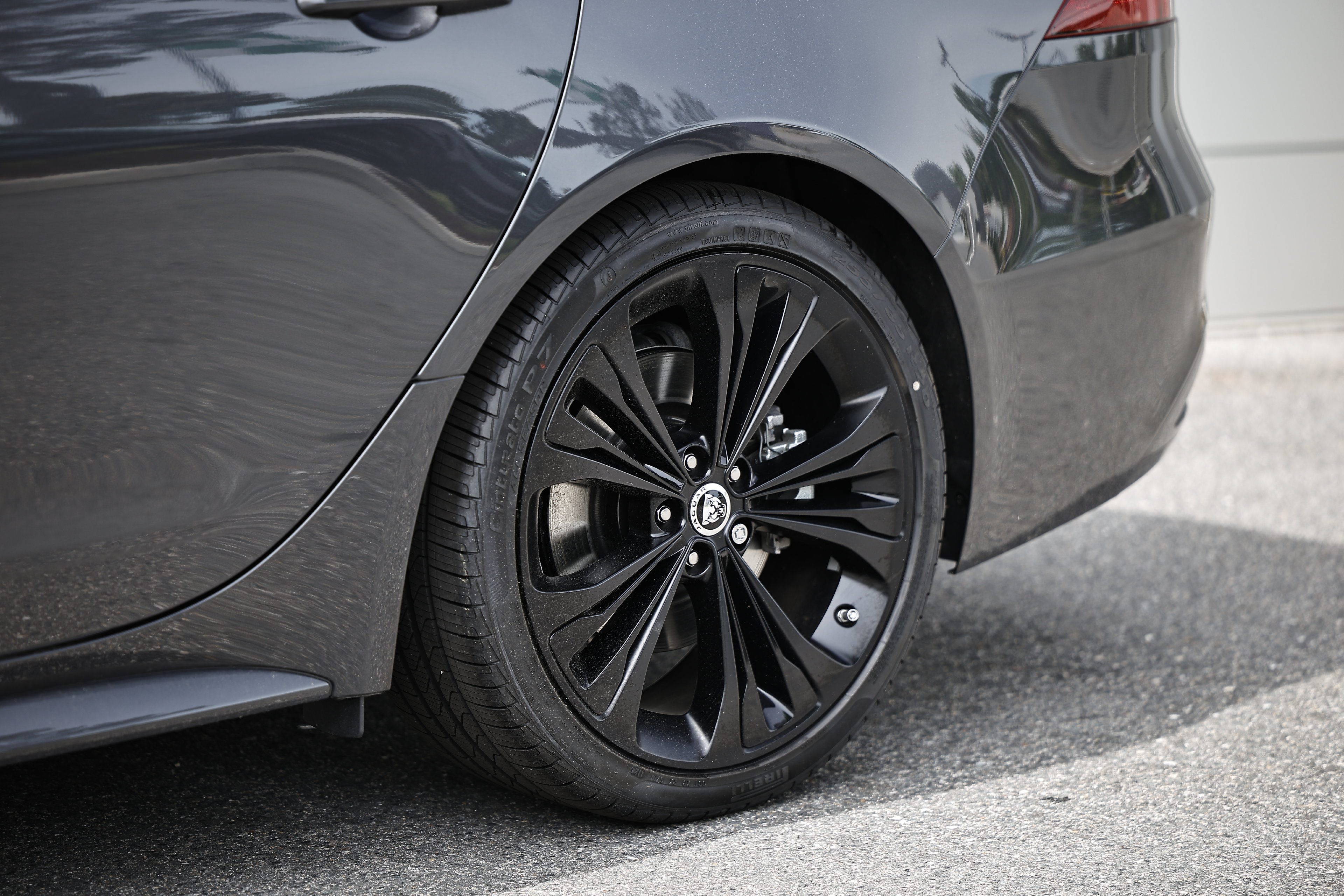 New 2024 Jaguar XF R-Dynamic SE AWD/4WD image 6