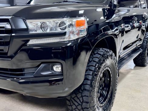 Used 2018 Toyota Land Cruiser w/ Carpet Mat Package AWD/4WD image 17