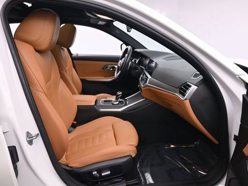 Used 2021 BMW 330i xDrive Sedan w/ M Sport Package image 21