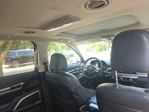 Used 2020 Kia Telluride S AWD/4WD image 12