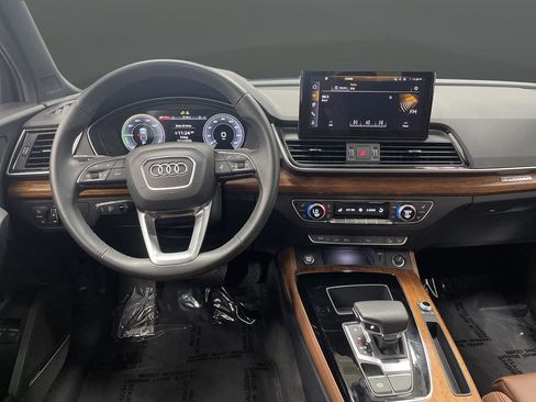 Used 2024 Audi Q5 e Premium Plus w/ Premium Plus Package AWD/4WD image 5