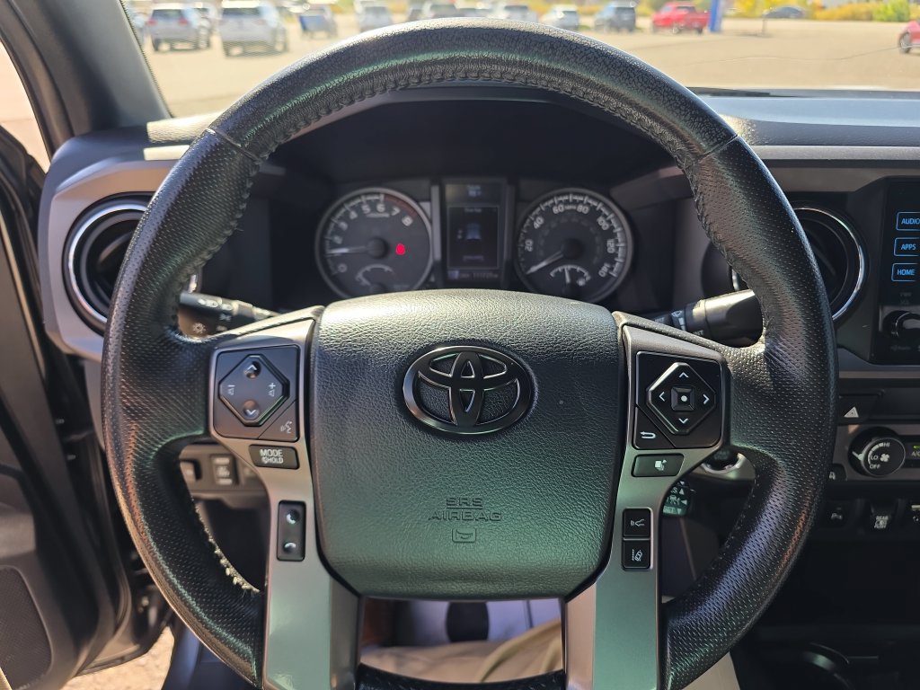 Used 2019 Toyota Tacoma TRD Off-Road w/ Technology Package AWD/4WD image 17