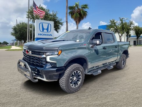 Used 2025 Chevrolet Silverado 1500 ZR2 w/ Technology Package AWD/4WD image 4