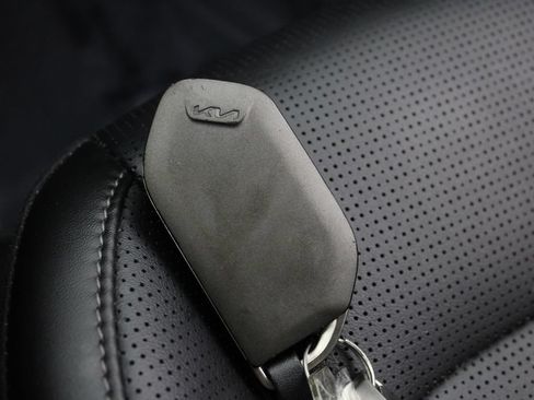 Used 2025 Kia Sorento S FWD image 30