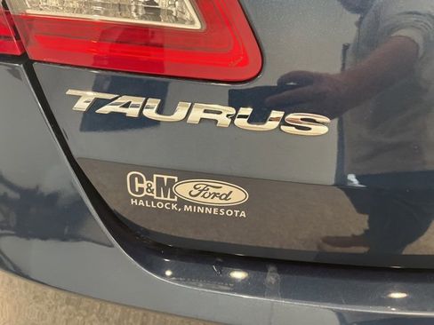 Used 2017 Ford Taurus SEL w/ Equipment Group 201A image 8