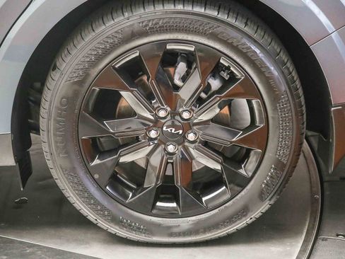 Used 2024 Kia Carnival SX Prestige FWD image 11