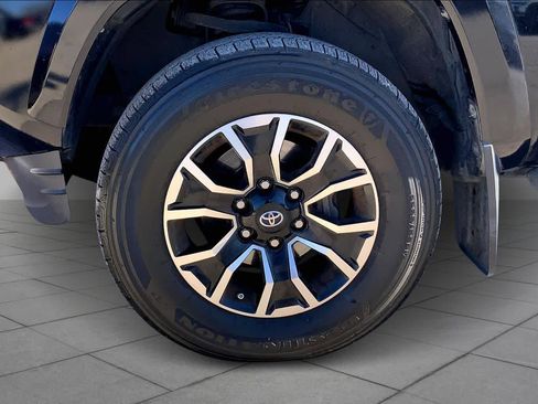 Used 2020 Toyota Tacoma TRD Sport w/ TRD Premium Sport Package image 11