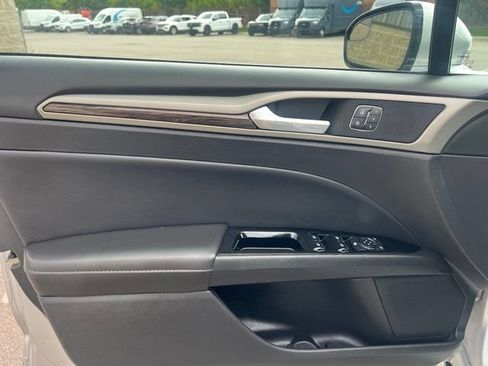 Used 2013 Ford Fusion SE FWD image 18
