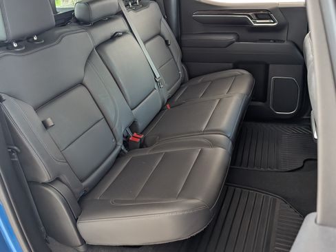 Used 2023 Chevrolet Silverado 1500 LTZ w/ LTZ Convenience Package II AWD/4WD image 18