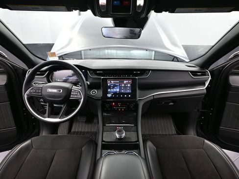 Used 2023 Jeep Grand Cherokee Altitude AWD/4WD image 26