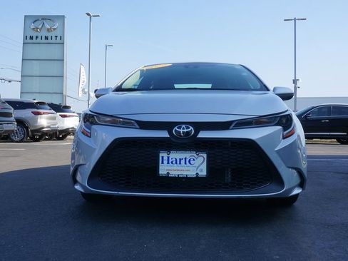 Used 2022 Toyota Corolla LE FWD image 2