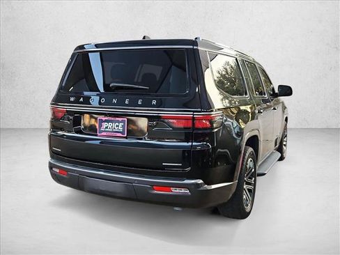 Used 2022 Jeep Wagoneer Series III AWD/4WD image 4