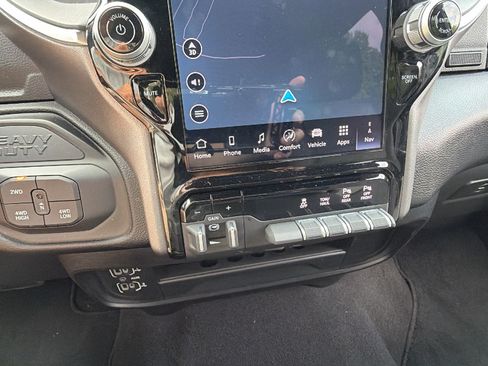 Used 2025 RAM 2500 Big Horn AWD/4WD image 33