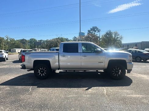 Used 2018 Chevrolet Silverado 1500 LT w/ Texas Edition image 5