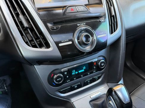 Used 2012 Ford Focus Titanium image 33