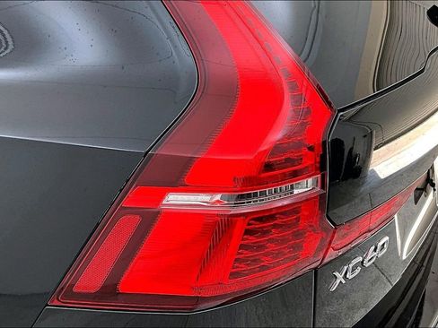 Certified 2025 Volvo XC60 B5 Plus image 39