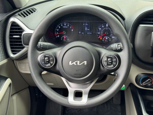 Used 2022 Kia Soul LX FWD image 18