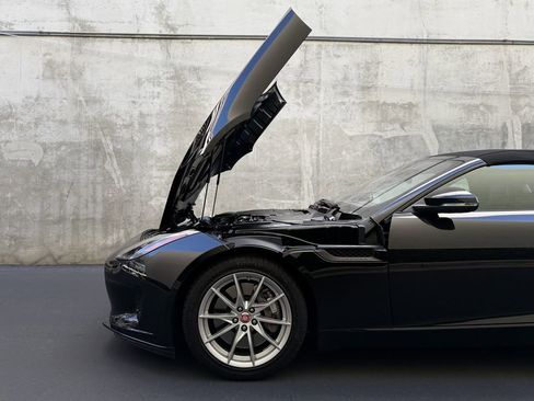 Used 2020 Jaguar F-TYPE image 39