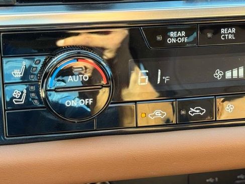 Used 2023 Nissan Pathfinder Platinum image 22