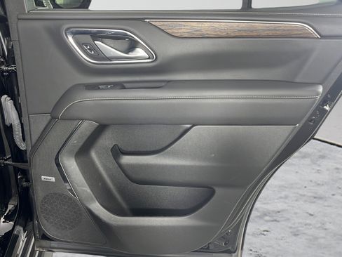 Used 2022 Chevrolet Tahoe Premier AWD/4WD image 14