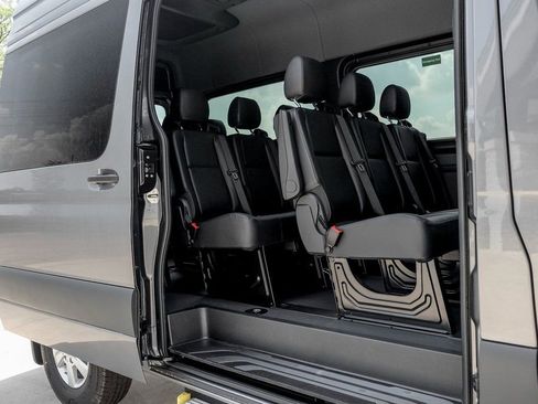 Used 2025 Mercedes-Benz Sprinter 2500 image 11