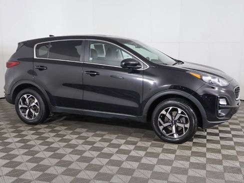 Used 2022 Kia Sportage LX image 11
