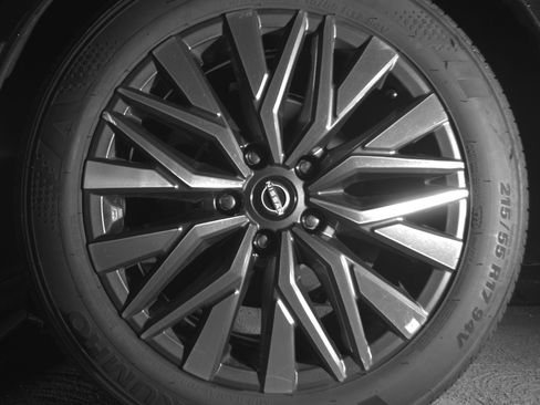 Used 2025 Nissan Altima 2.5 SV image 14