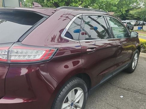 Used 2018 Ford Edge SEL w/ Equipment Group 201A AWD/4WD image 4