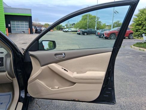 Used 2010 Nissan Altima Hybrid Sedan FWD image 13