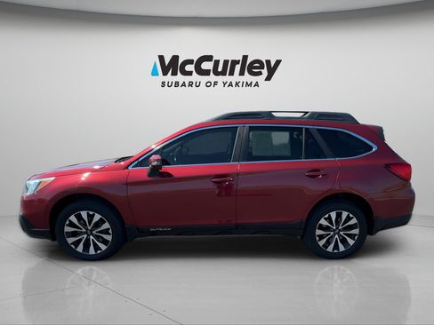 Used 2017 Subaru Outback 2.5i Limited AWD/4WD image 3