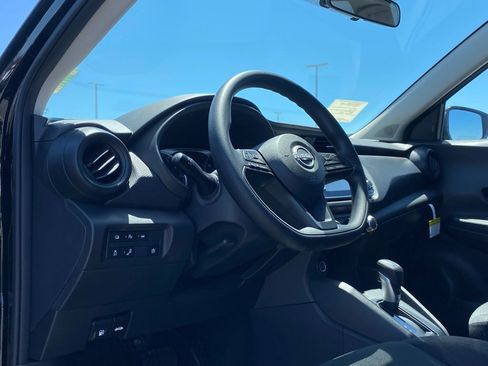 New 2025 Nissan Kicks Play S image 10