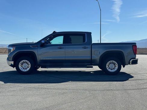 Used 2021 GMC Sierra 1500 SLE w/ Preferred Package image 4