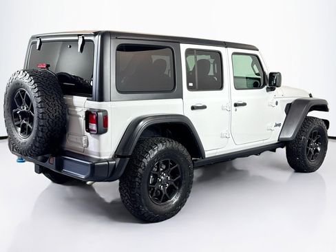 Used 2024 Jeep Wrangler Unlimited image 5