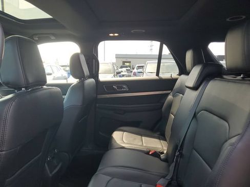 Used 2018 Ford Explorer XLT w/ Equipment Group 202A AWD/4WD image 10