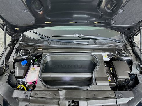 Used 2024 Hyundai Ioniq 6 SE AWD/4WD image 33
