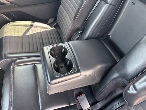 Used 2025 Ford Explorer ST-Line w/ ST-Line Street Pack AWD/4WD image 34