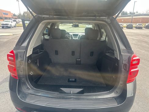 Used 2017 Chevrolet Equinox LT image 16
