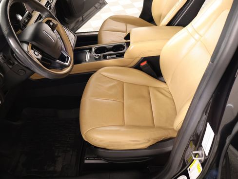 Used 2021 Lincoln Corsair Reserve w/ Elements Package FWD image 11