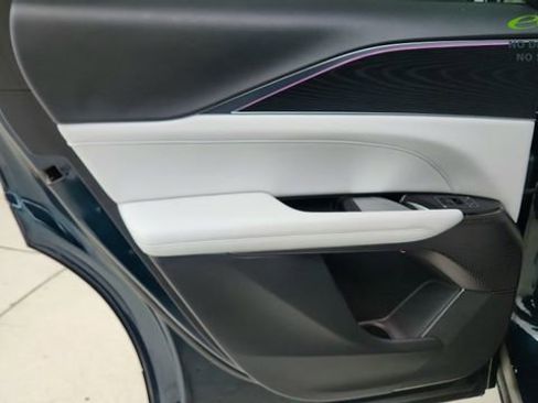 Used 2025 Cadillac Lyriq Luxury w/ LPO, Floor Liner Package RWD image 34