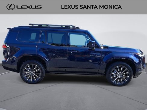 Used 2026 Lexus GX 550 w/ Accessory Package (31) AWD/4WD image 4