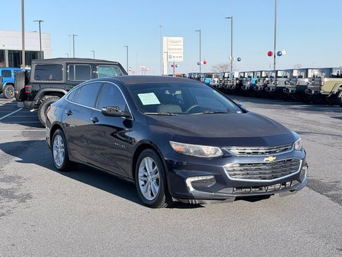 Used 2016 Chevrolet Malibu LT image 2